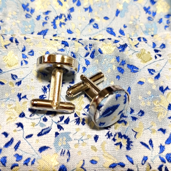 Barry Wang Hand Tailored Neck Tie Set: Clufflinks, Pocket Square - Picture 3 of 6